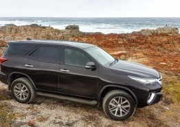 TOYOTA Fortuner